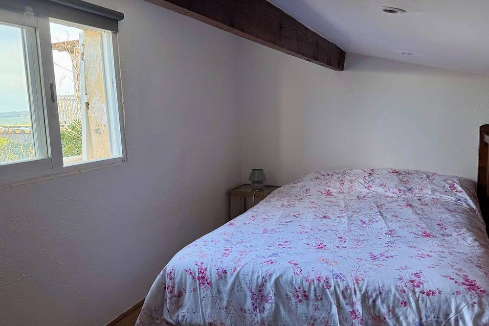 Ganze Wohnung, Sehr schöne klimatisierte Wohnung 30 m2-direkter Zugang zu den Meeresfüßen im Wasser in La Capte, Hyeres