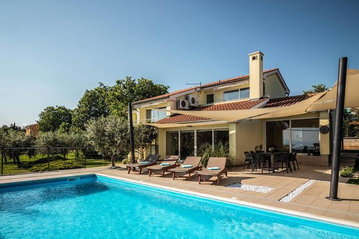 Villa für 8 Personen, mit Pool und Terrasse sowie Garten, mit Haustier in Rijeka - 4