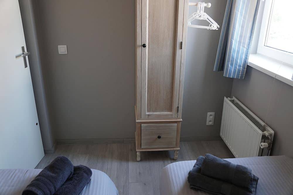 Ferienhaus für 2-4-6 Personen am Teich/See und am Meer in Hoofdplaat, Zeeland. in Hoofdplaat, Zeeuwse Kust