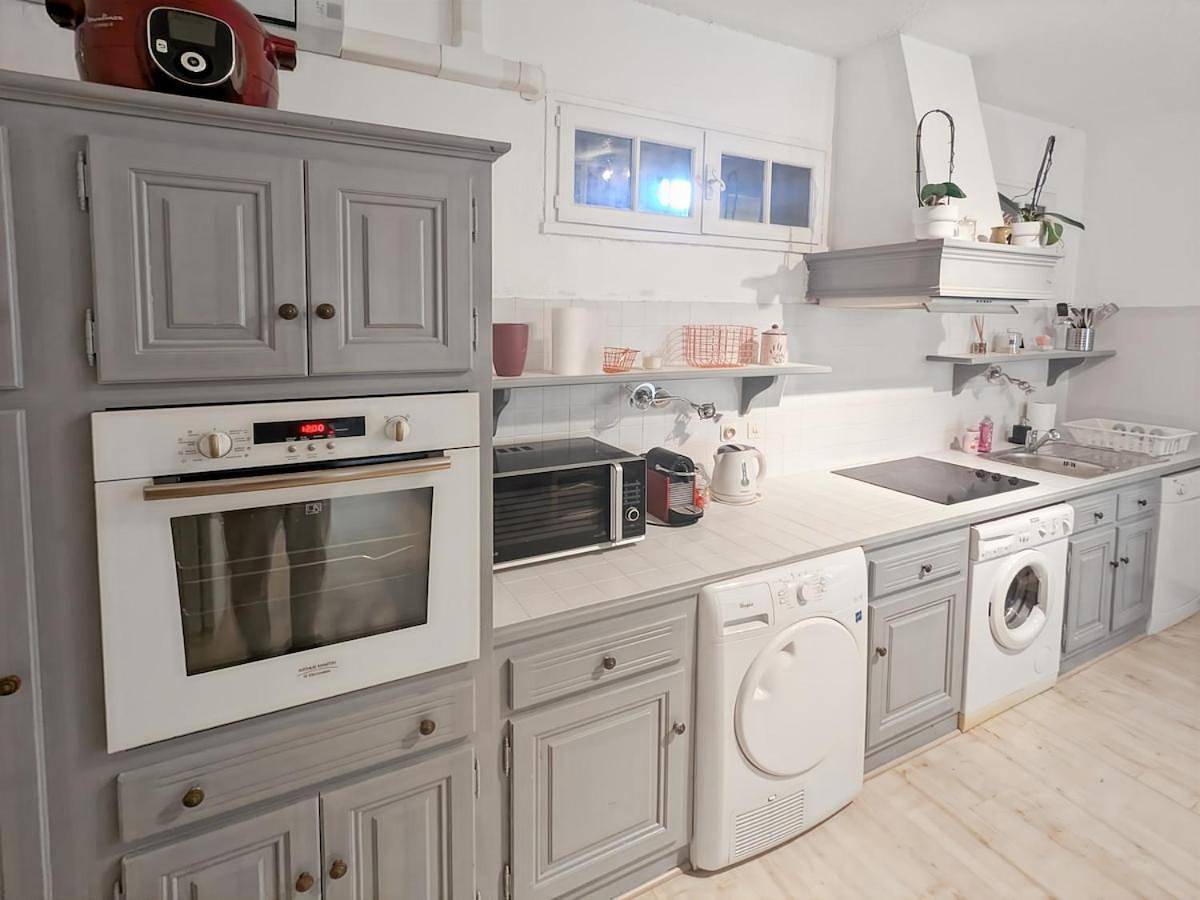 Appartement entier, Charmant T3 dans un mas provençal proche Avignon in Pujaut, Région de Nîmes