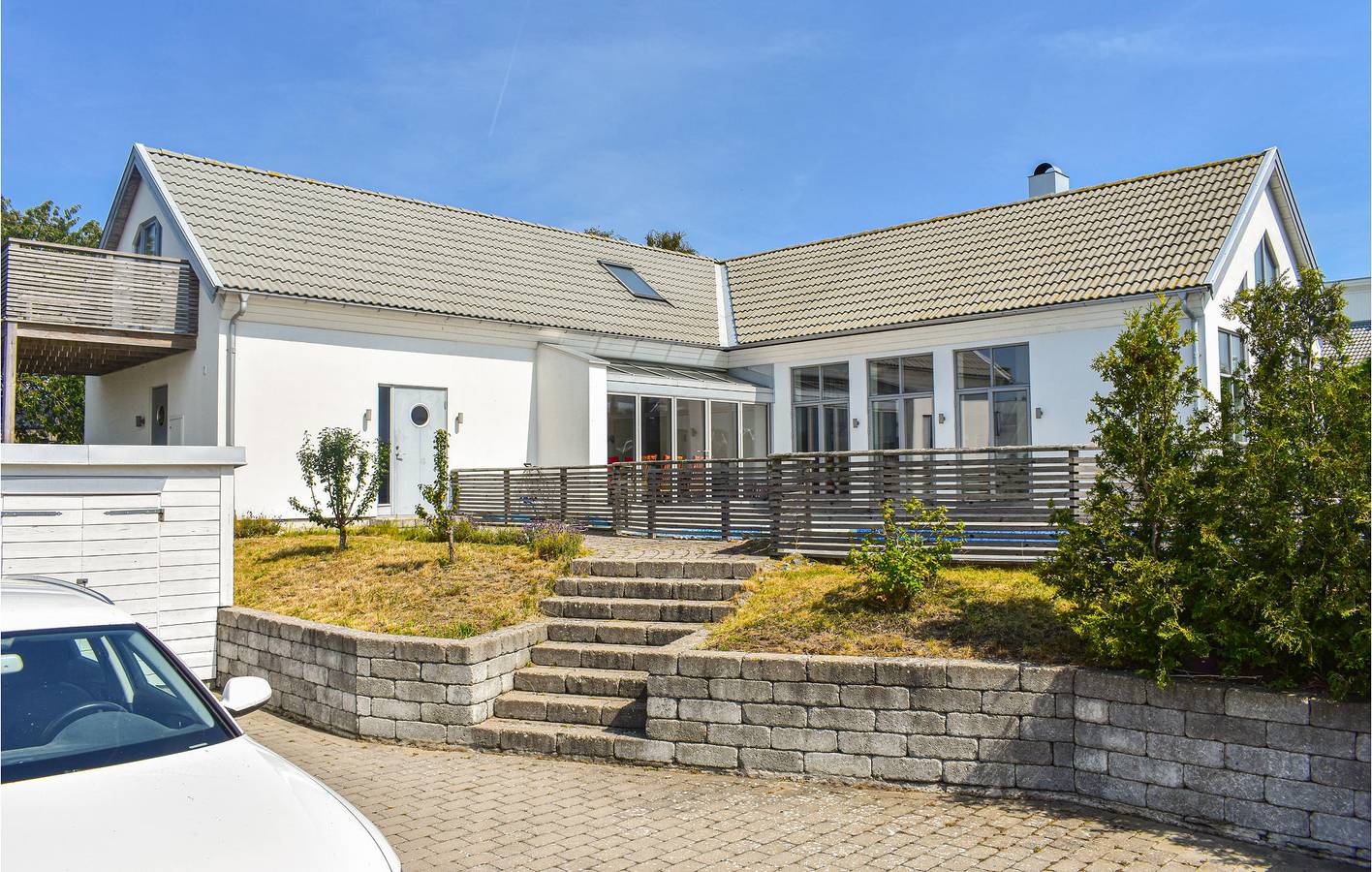 Hus för 9 Personer, med terass samt pool och trädgård