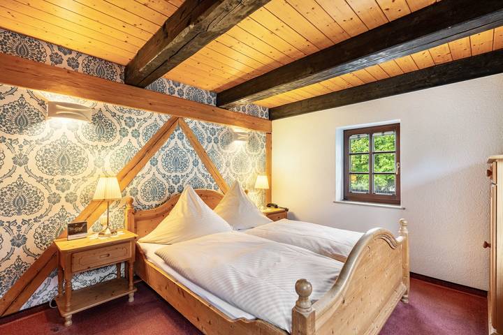 Room 'Doppelzimmer Im Weinrestaurant' with Shared Garden and Wi-Fi in Coswig, Region Meissen
