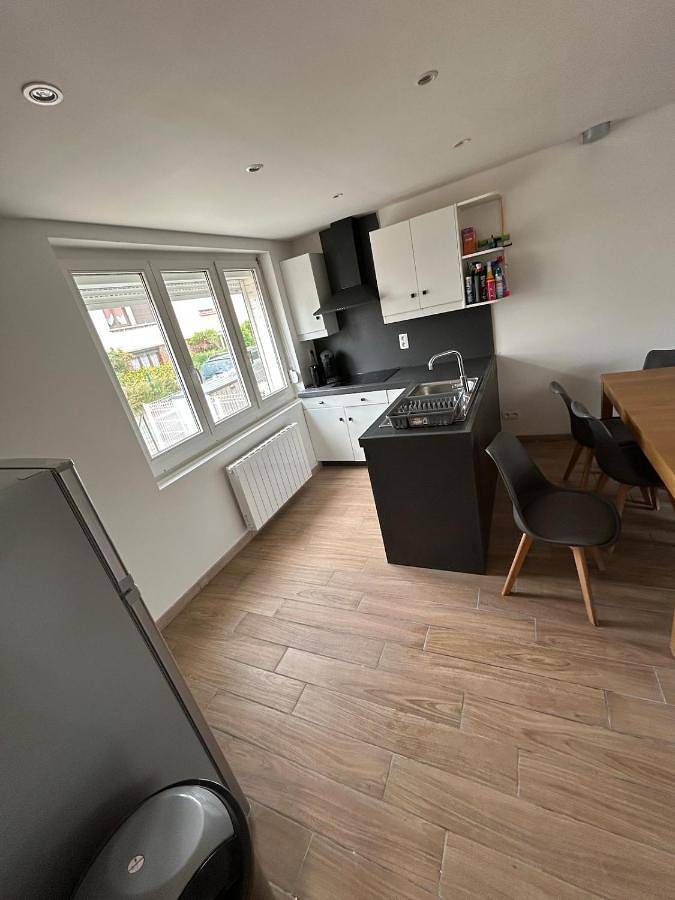 Location de vacances pour 8 personnes, avec terrasse et jardin à Crespin (Nord)