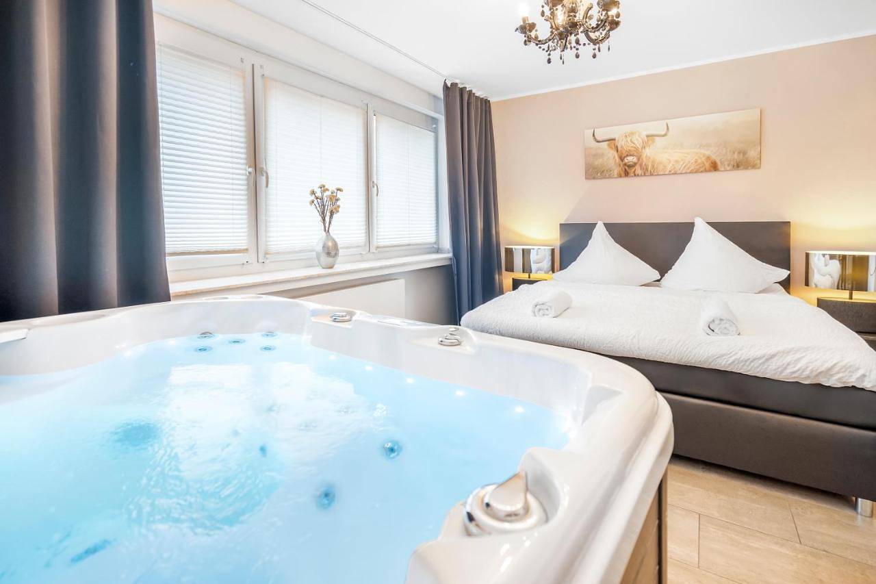 Ganze Wohnung, Urban Retreat Apartment - Whirpool - Top Lage in Nippes (Köln), Köln