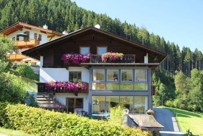 Ferienwohnung für 5 Personen, mit Balkon und Terrasse sowie Garten in Ried im Zillertal