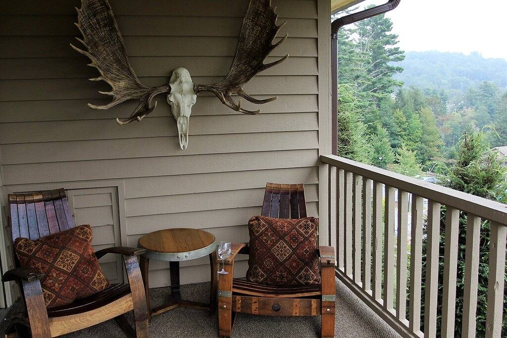 Ganze Wohnung, Komplett im Chetola Resort mit allen Annehmlichkeiten renoviert, zu Fuß zum Main St. Blowing Rock in Blue Ridge Parkway, Blowing Rock