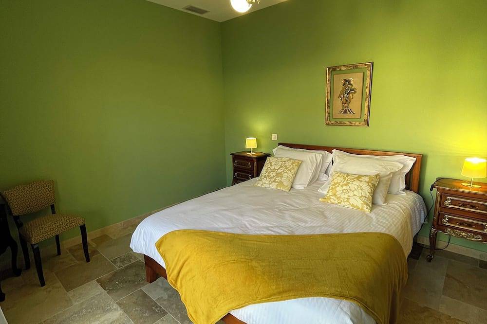 Eternal Love Room in Tour-de-Faure, Macizo Central