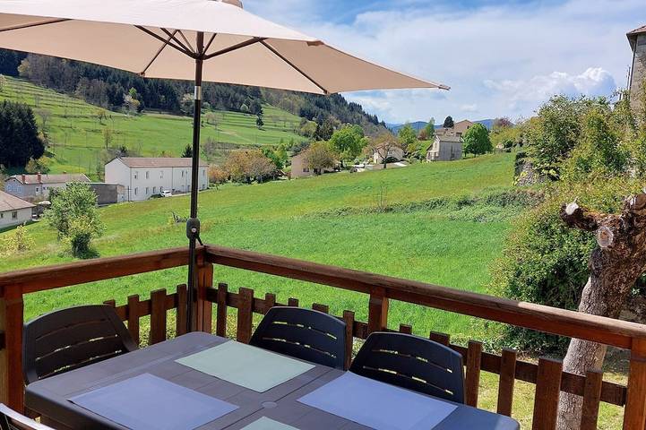 Location de vacances pour 6 personnes, avec jardin et terrasse dans Belsentes