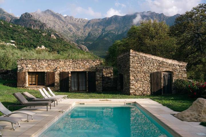 Hôtel pour 2 personnes, avec Terrasse et Jardin ainsi que Piscine et Vue
