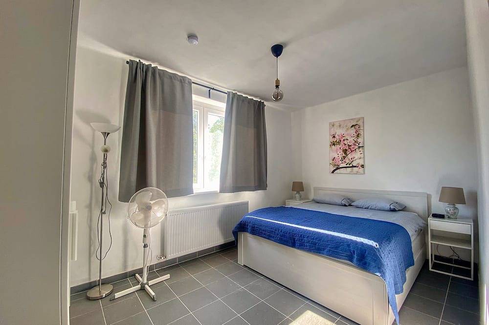 Riverhouse, on the border of the Tisza, large house with private swimming pool. in Borsod-Abaúj-Zemplén megye