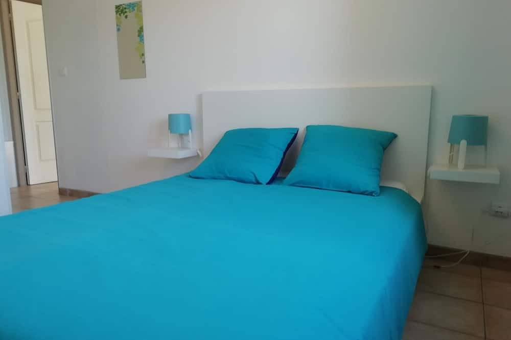 Entire apartment, Clos des Plumbagos, between Avignon and the Ventoux in Monteux, Vaucluse