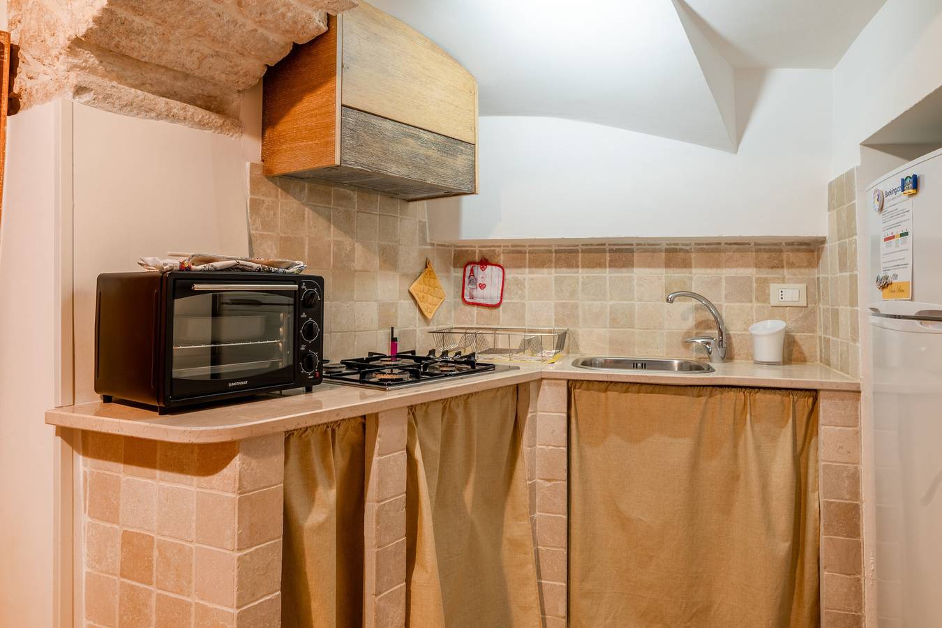 Ganze Ferienwohnung, Tiny Home 'Piccola Pietra' mit Wi-Fi in Martina Franca, Tarent Provinz