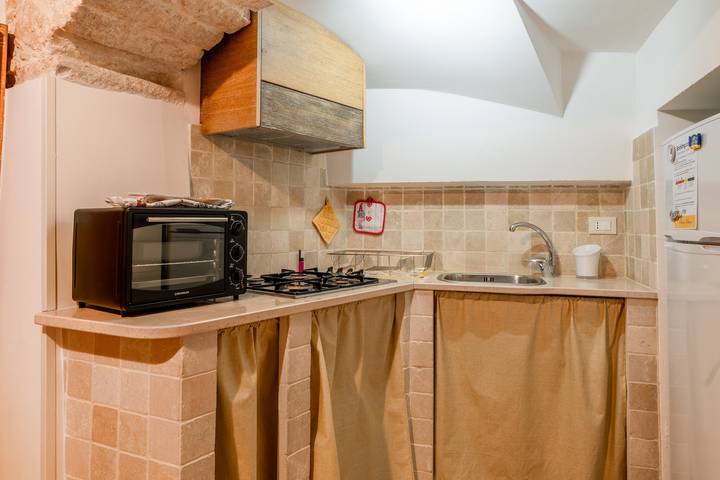 Entire holiday apartment, Tiny Home 'Piccola Pietra' with Wi-Fi in Martina Franca, Taranto Province