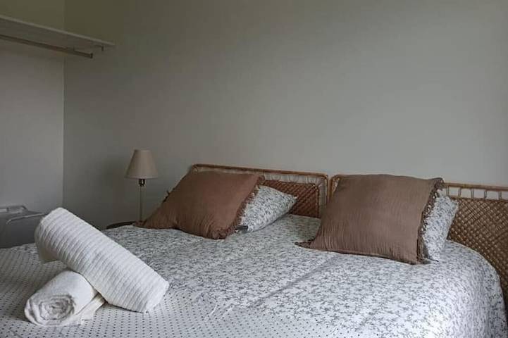 Gîte pour 6 personnes, avec balcon et jardin à Vic-le-Comte - 4