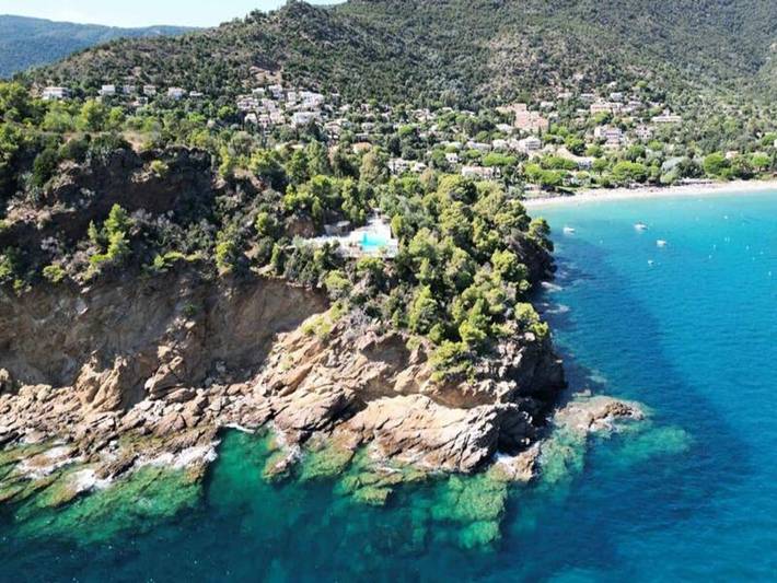 Gîte pour 5 personnes, avec jardin et piscine dans Pramousquier - 3