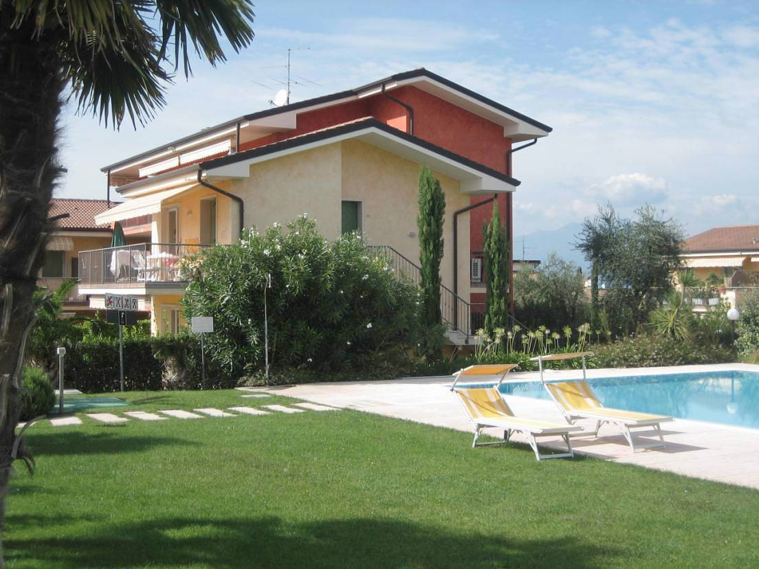 Apartamento vacacional entero, Apartamento vacacional con piscina descubierta  in Lazise, Montañas Garda