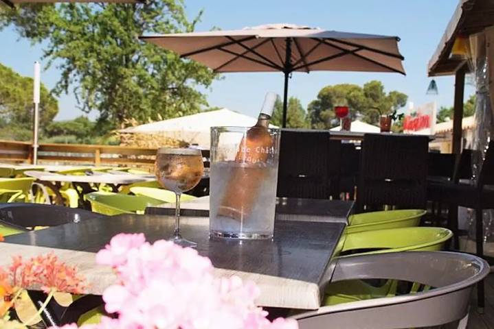 Camping für 4 Personen, mit Terrasse in Hyeres - 4