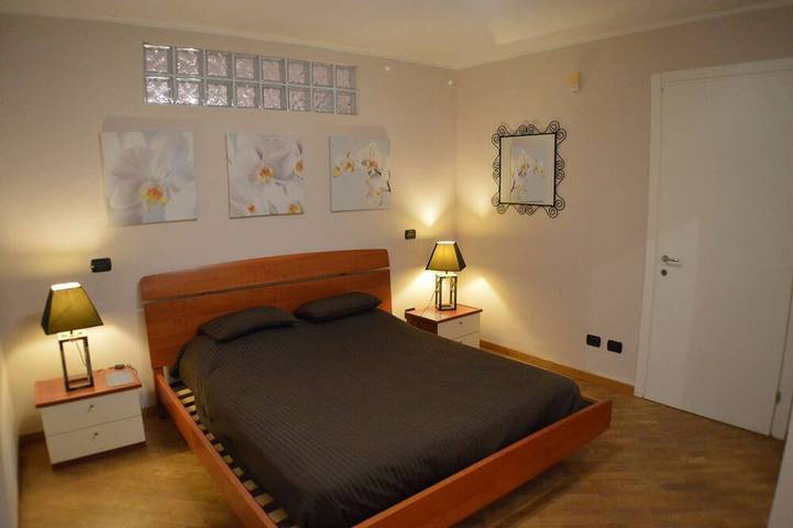 Freistehendes 4 Schlafzimmer Villa mit herrlichem Blick auf den See und einen privaten Pool in Villanuova sul Clisi, Gardasee-Berge