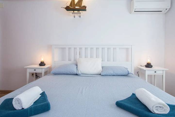Villa Lapis Vis - Treat yourself with the vacation you deserve! in Rukavac, Split-Dalmatien