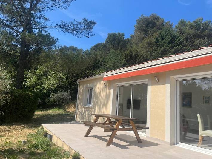 Villa pour 7 personnes, avec Terrasse et Jardin ainsi que Piscine et Sauna