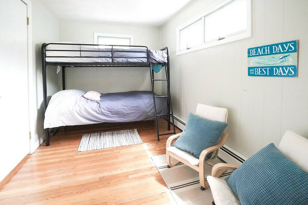 Barrington Beach 5 min Walk・Work・Relax・Play in Barrington, Bristol County