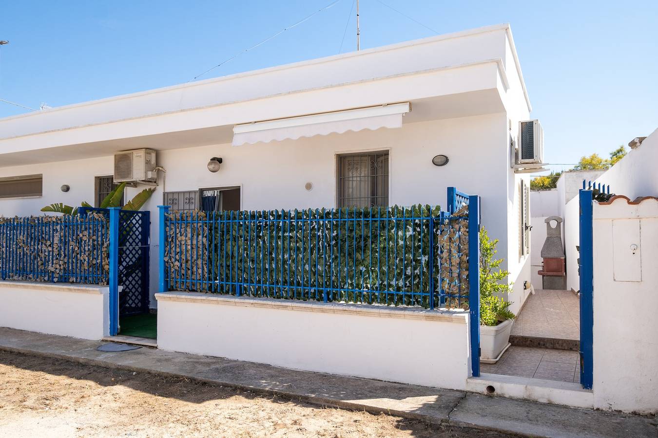 Appartamento intero, Appartamento 'Oasi Del Conte Due' con terrazza privata e aria condizionata in Sant'Isidoro, Golfo di Taranto