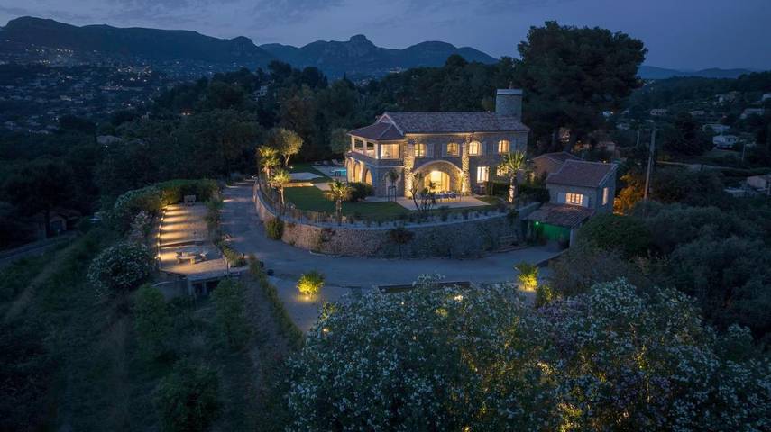 Villa pour 14 personnes, avec piscine ainsi que vue et jardin à Saint-Paul-de-Vence - 2