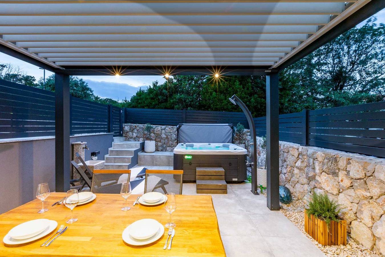 Ganze Wohnung, Superior Ferienwohnung I. mit Whirlpool in Vantacici, Krk