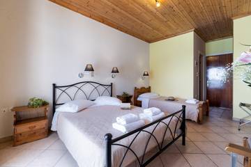 Vacation Rental for 3 Guests in Vasiliki, Greece, Picture 4