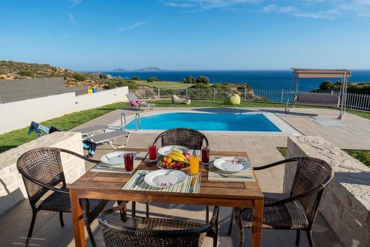 Ferienhaus für 3 Personen, mit Balkon und Terrasse sowie Garten und Pool in Triopetra