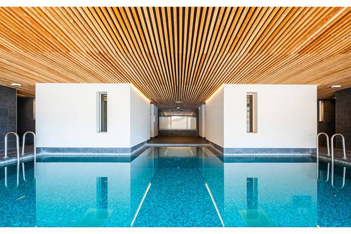 Gîte pour 8 personnes, avec balcon ainsi que piscine et sauna dans Office De Tourisme D Auris En Oisans - 3