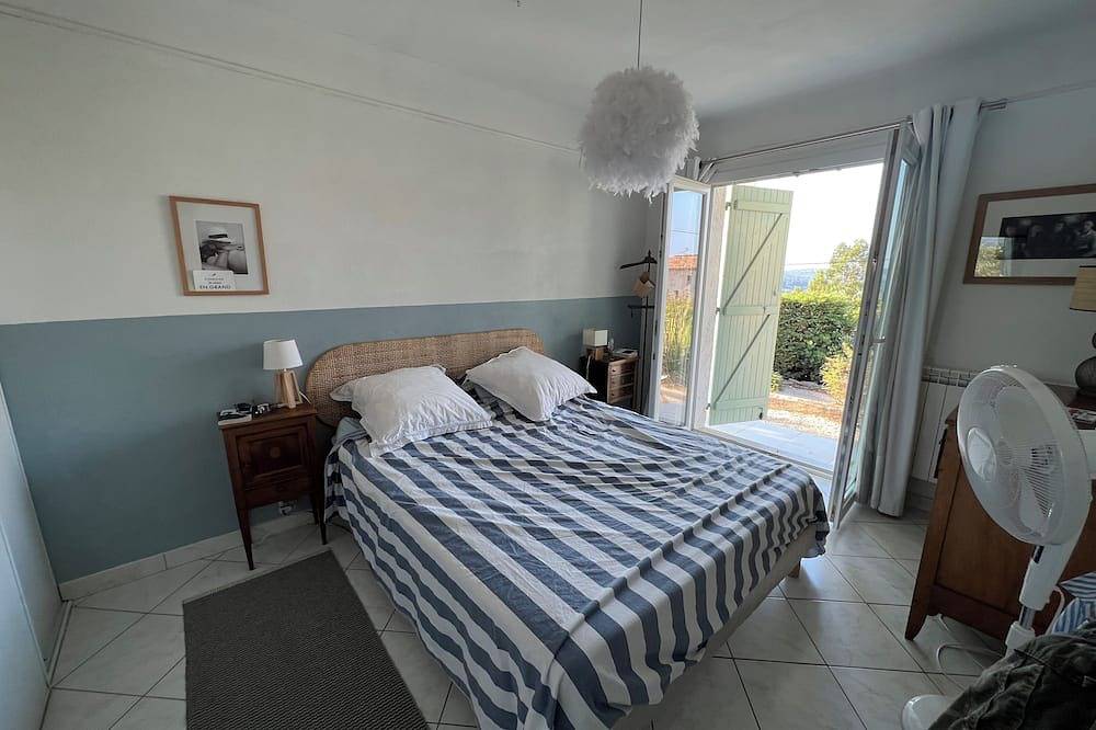 Beautiful Villa In The Var Between Bandol And La Ciotat in La Cadière-d'Azur, Toulon region