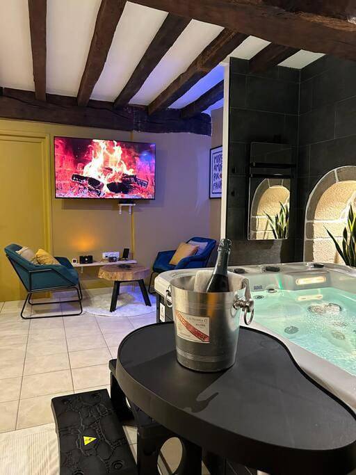 Location de vacances pour 2 personnes, avec Jacuzzi et Sauna à Guémené-sur-Scorff