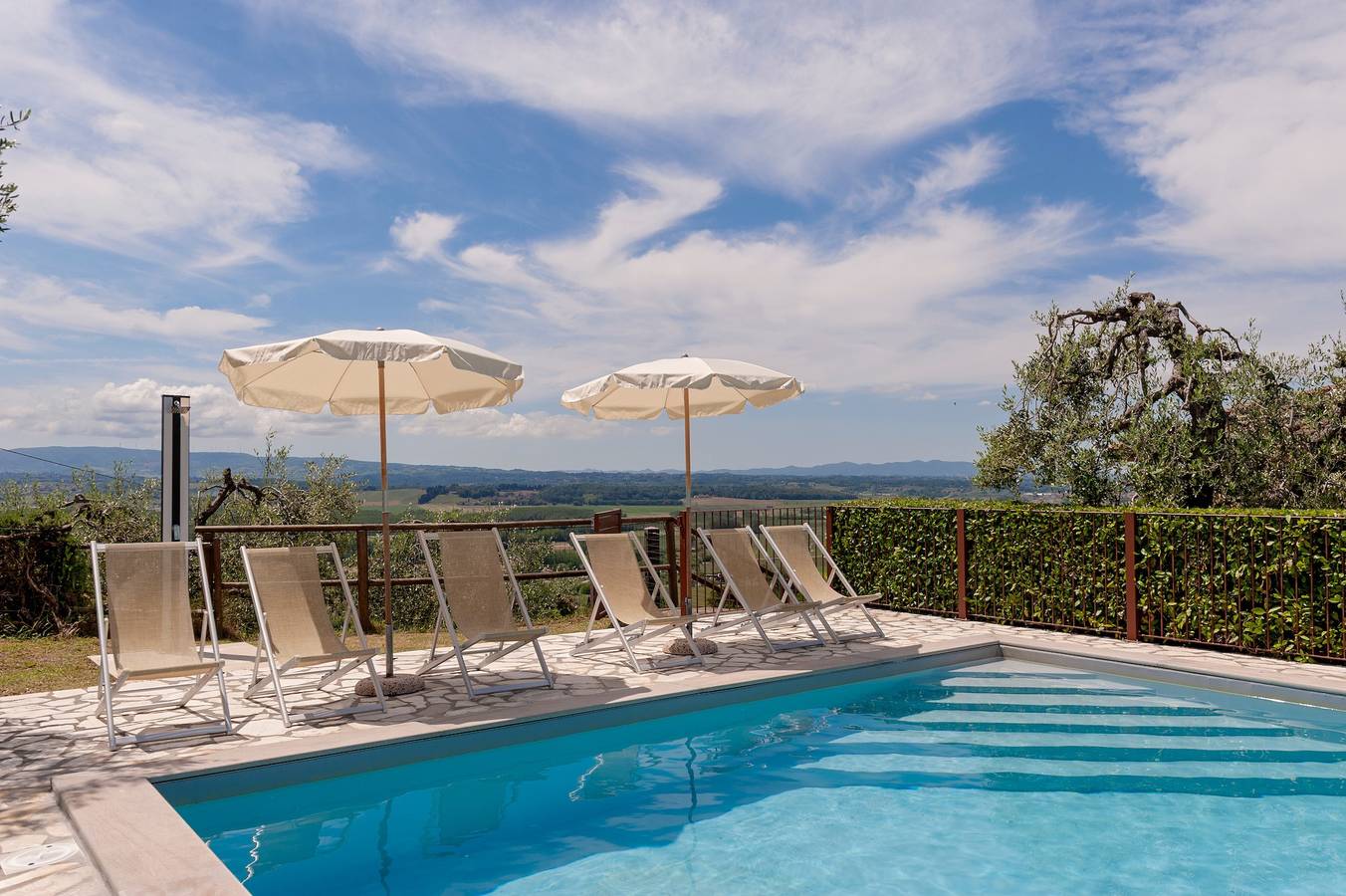 Villa con Piscina Privata, Wi-Fi e Aria Condizionata a Treggiaia in Pontedera, Pisa e dintorni