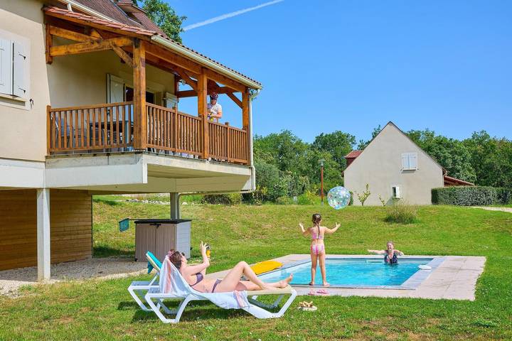 Maison de vacances pour 8 personnes, avec Jacuzzi et Terrasse ainsi que Jardin et Piscine