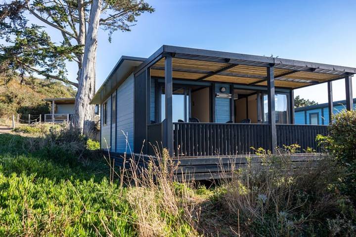 Gîte pour 6 personnes, avec Balcon/Terrasse et Terrasse à Trélévern