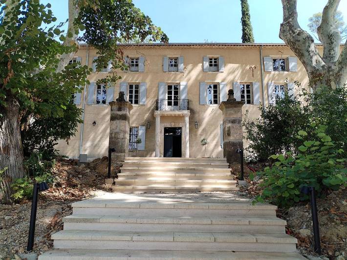 Maison d’hôte pour 16 personnes, avec vue et jardin ainsi que terrasse et piscine à Cornillon