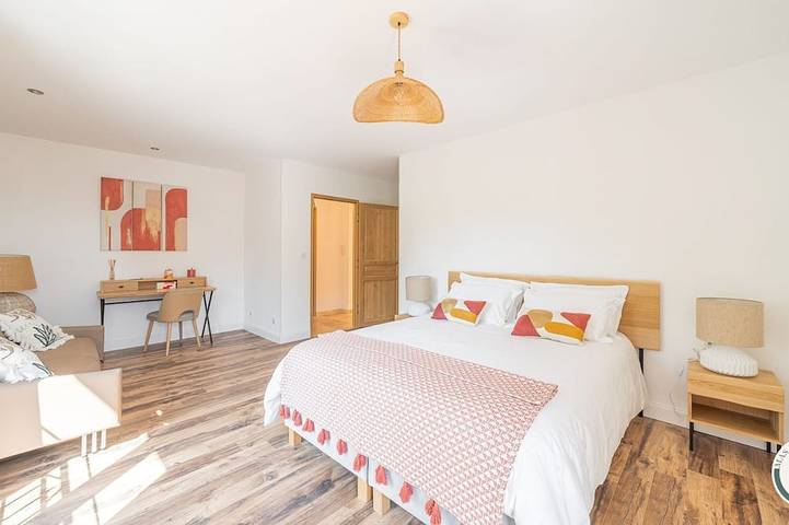 Location de vacances pour 8 personnes, avec jardin dans Plage de Magaud - 3