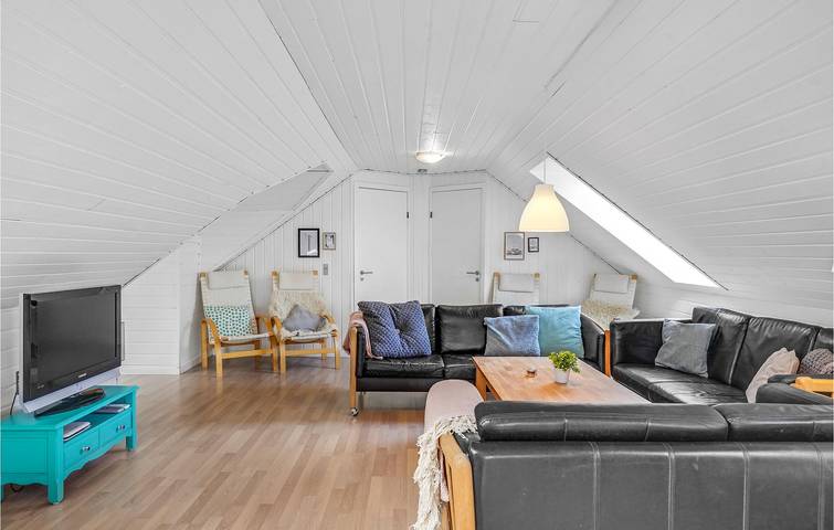 Ferienhaus für 16 Personen mit Pool in Fjellerup Strand, Djursland
