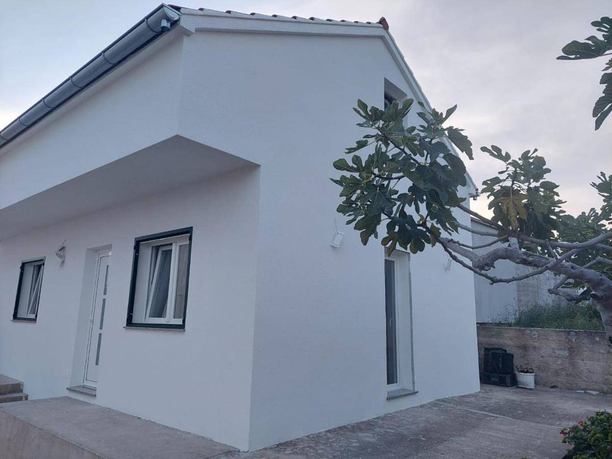 Neu! Pool Ferienhaus 2+1 in Vodice in Vodice, Šibenik-Knin