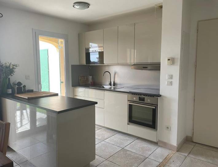 Location de vacances pour 6 personnes, avec vue et piscine ainsi que jardin et sauna dans Golf de Saint-Thomas - 2