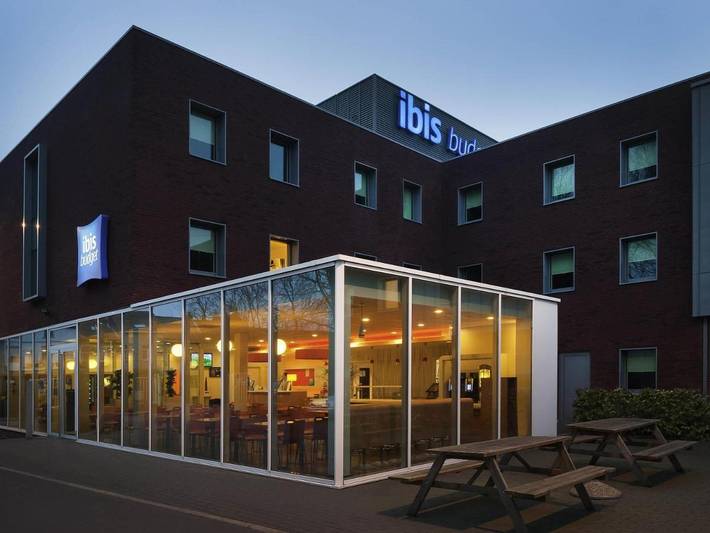 Hôtel pour 3 personnes, avec terrasse ainsi que vue et jardin à Leeuw-Saint-Pierre - 2