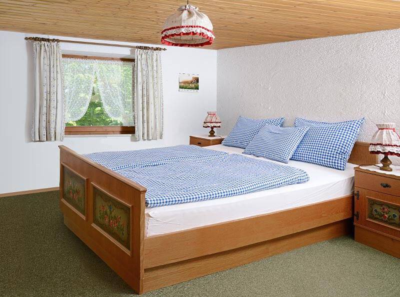 Ferienhaus Dickertsmühle - Ferienwohnung B mit sep. Schlafzimmer und Balkon, 48qm in Prien, Prien am Chiemsee