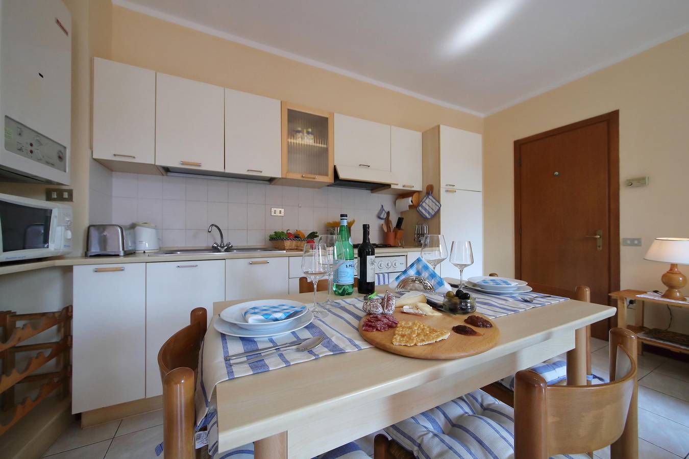 Ganze Wohnung, Petalo Bianco 100m from lake in Baveno, Comune di Baveno