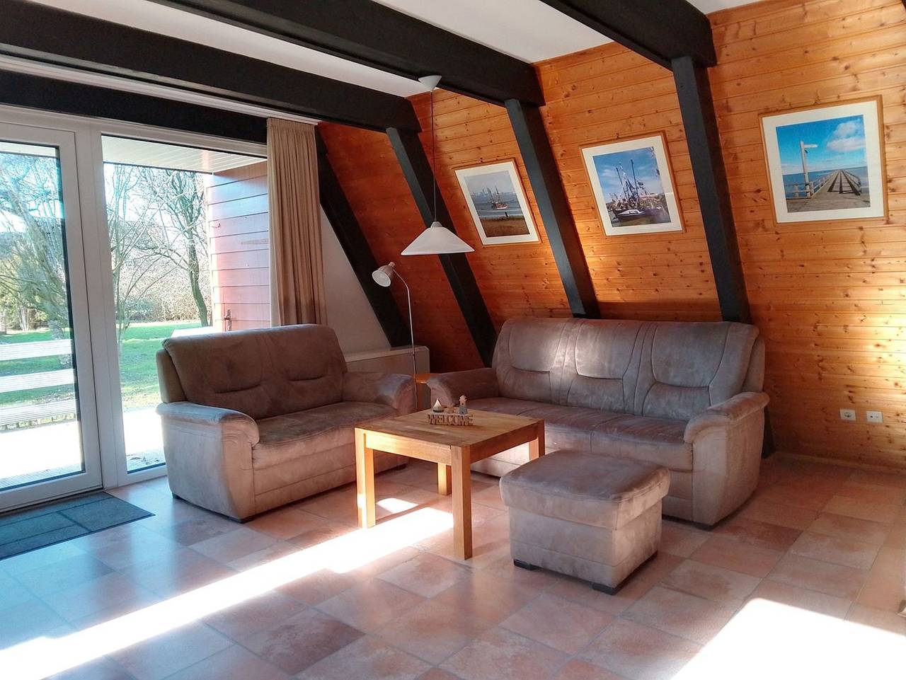 Nurdachhaus Fuxbau - Gemütliches Nurdach-Ferienhaus Fuxbau im Ferienpark Fedderwardersiel in Fedderwardersiel, Butjadingen