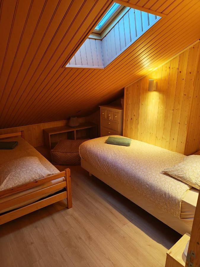 Appartement entier, Bel appartement type chalet avec balnéo et jardin in Gréolières les Neiges, Gréolières