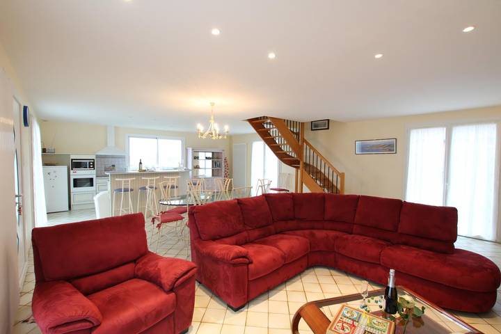 Gîte pour 8 personnes, avec Terrasse et Jardin à Saint-Lô-d'Ourville