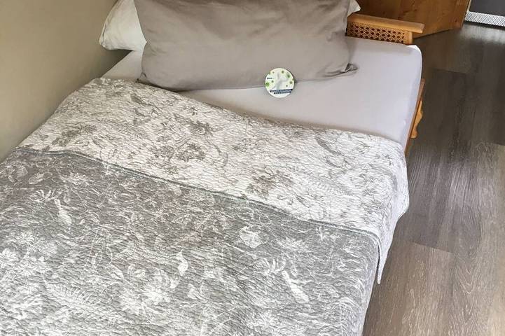 Ganze Wohnung, Chambre D‘ Arthur im Schmuckkästle am Hafen in Wiesbaden, Südhessen