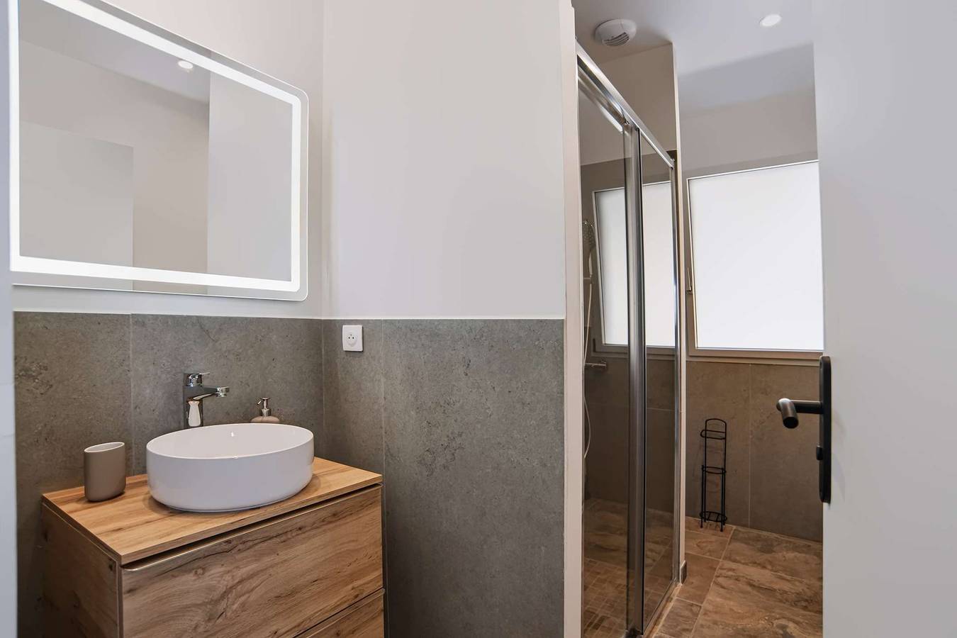Entire apartment, Bel appartement rénové avec vue imprenable sur les montagnes in Saint-Pée-sur-Nivelle, Bayonne region