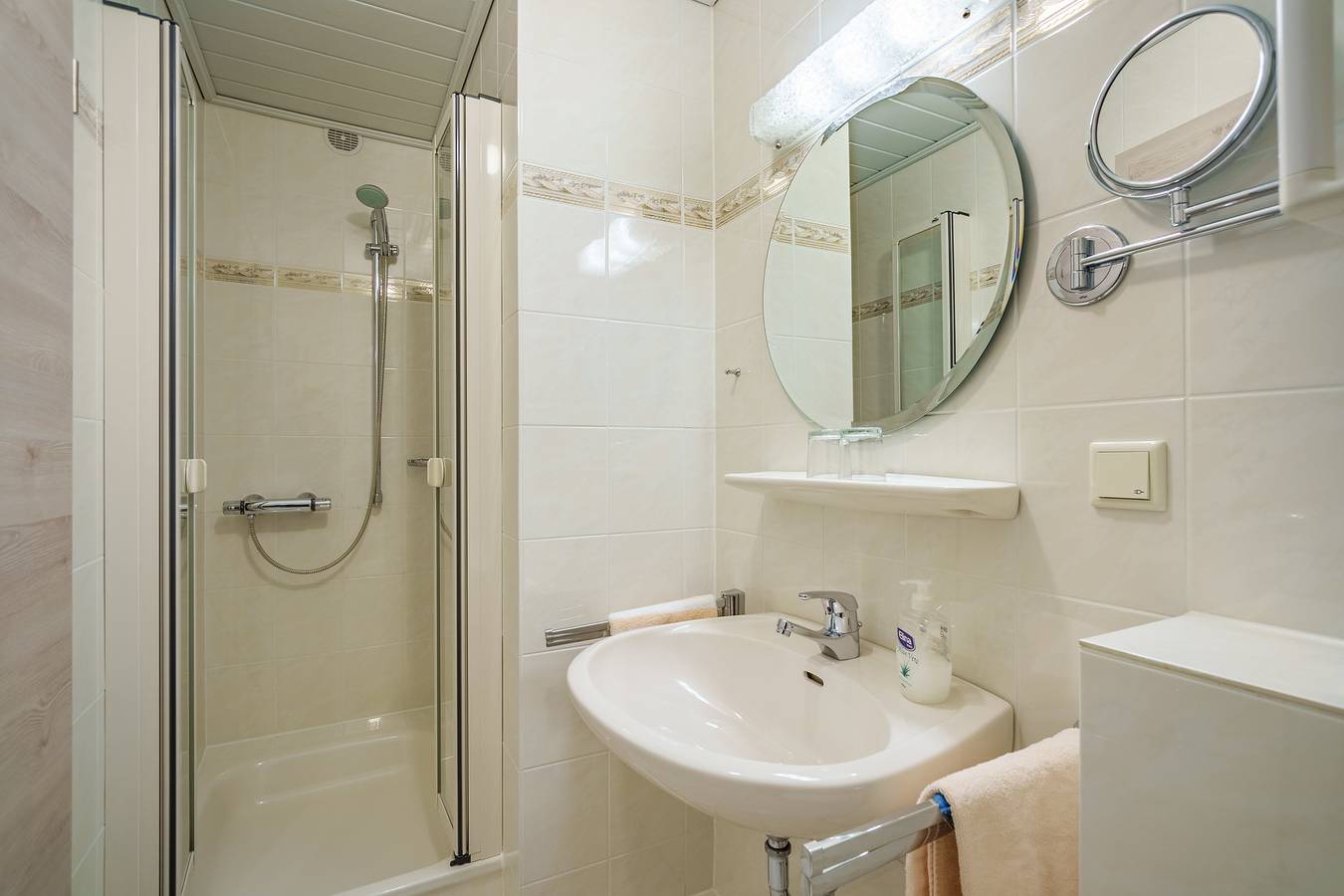 Geheel vakantieappartement, Vakantieappartement voor 2 personen met tuin in Willingen, Upland